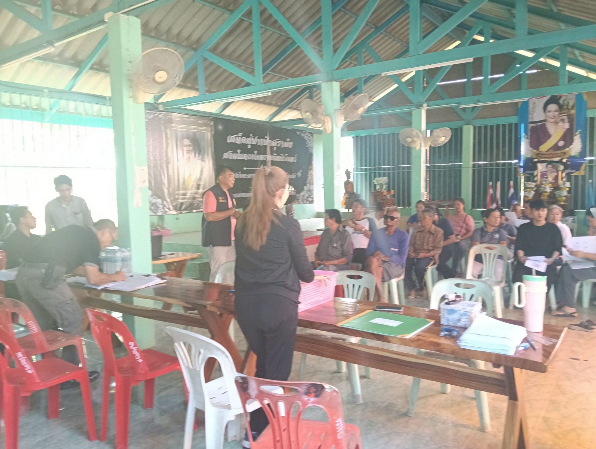 title - วันที่ 1 เมษายน 2569 นายวิทูล ประดิษฐ์บุญ ปฏิรูปที่ดินจังหวัดปราจีนบุรี มอบหมายให้ นายลิขิต ผันผ่อน ผู้อำนวยการกลุ่มกฎหมาย นางสาวปาริชาติ ศรีปราชญ์ ผู้อำนวยการกลุ่มยุทธศาสตร์และการปฏิรูปที่ดิน พร้อมด้วย เจ้าหน้าที่ ส.ป.ก.ปราจีนบุรี ลงพื้นที่ออกศูนย์บริการเคลื่อนที่“Mobile Unit” ณ ตำบลย่านรี อำเภอกบินทร์บุรี จังหวัดปราจีนบุรี